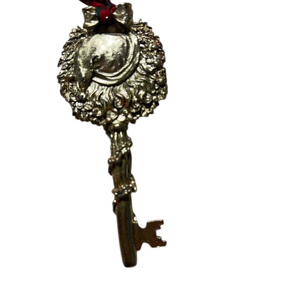 Longaberger 2002 Pewter Santa Key Christmas Ornament with Box - Picture 10 of 15